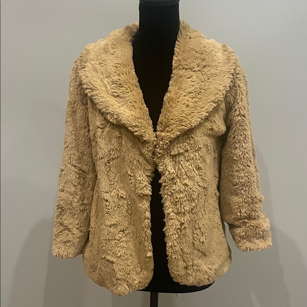 Cozy Tan Faux Fur Jacket small open style